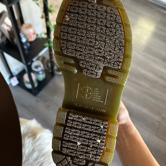 Doc Martens “wintergrip” boots - Picture 3 of 3